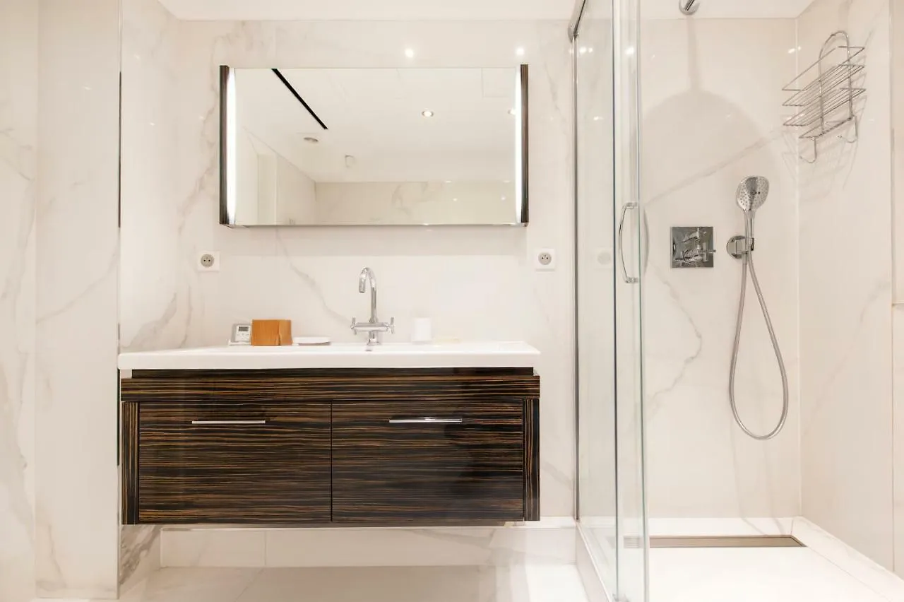 Apartment Luxury Montaigne