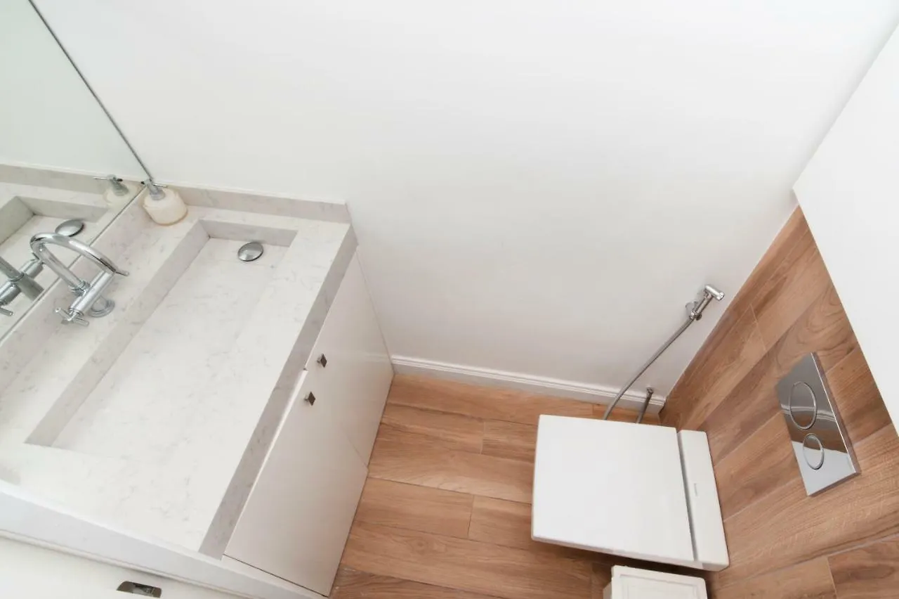 Luxury Montaigne Apartment Paris