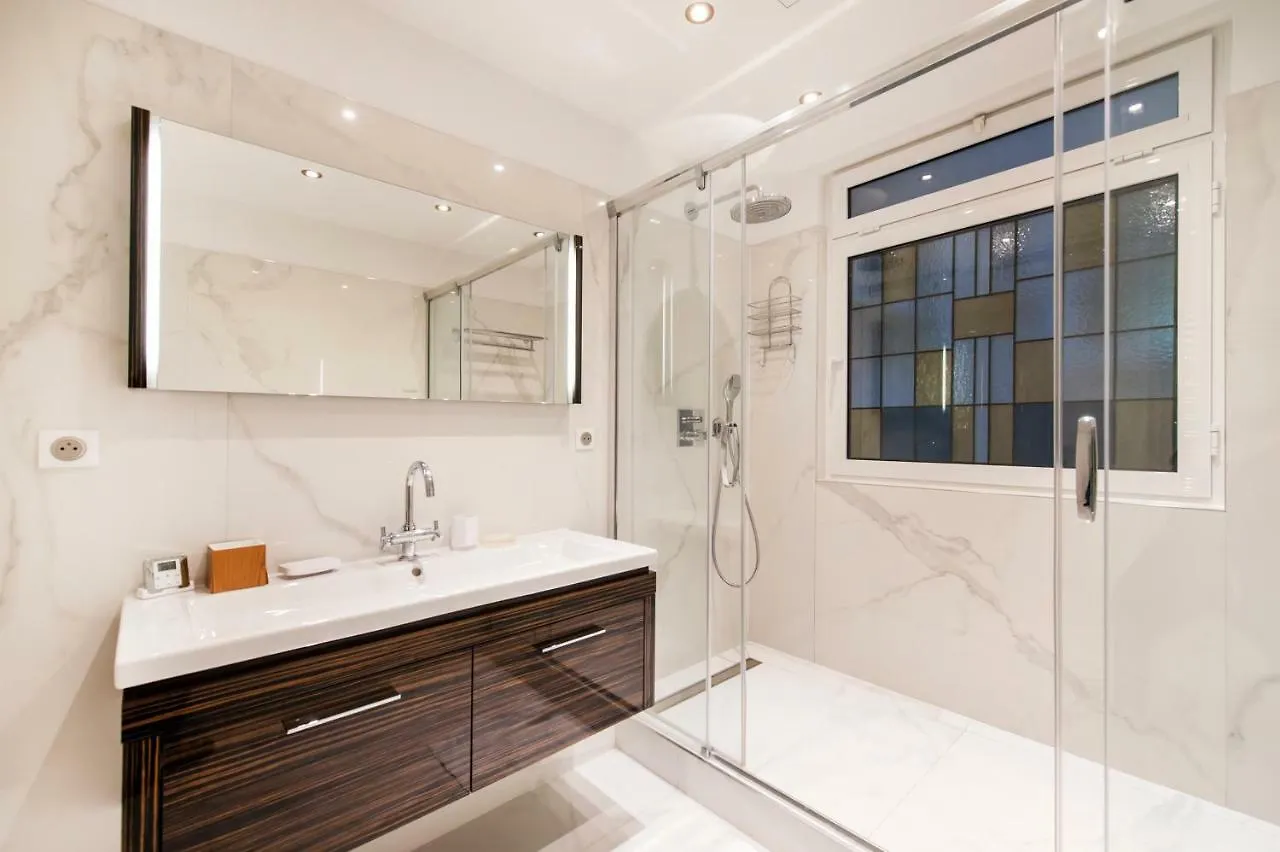 Luxury Montaigne
